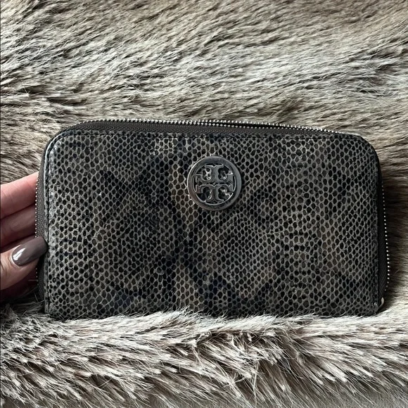 Tory Burch Black and Brown Snakeskin Wallet. very good condition - Picture 1 of 7